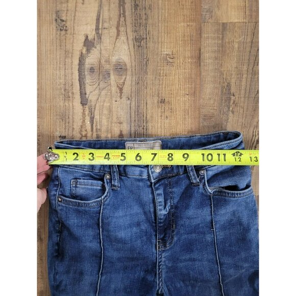 FREE PEOPLE  Jeans with distressed eg cuffs and front seam Size W27R - Picture 5 of 13
